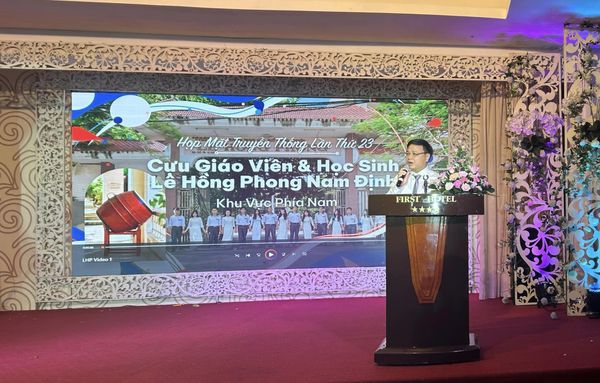 Lãnh đạo nhà trường tham dự buổi Họp mặt truyền thống Cựu giáo viên – học sinh trường Lê Hồng Phong khu vực phía Nam lần thứ XXIII